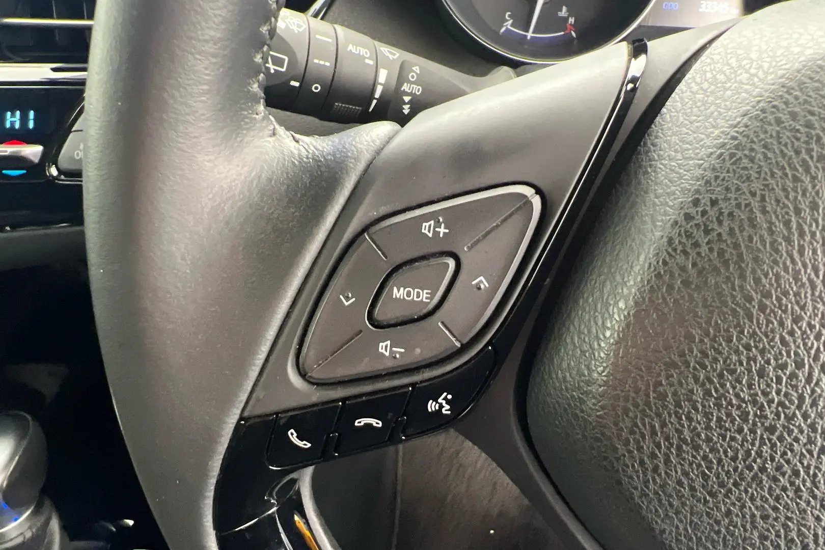 2021 Toyota C-HR Gallery Image 17