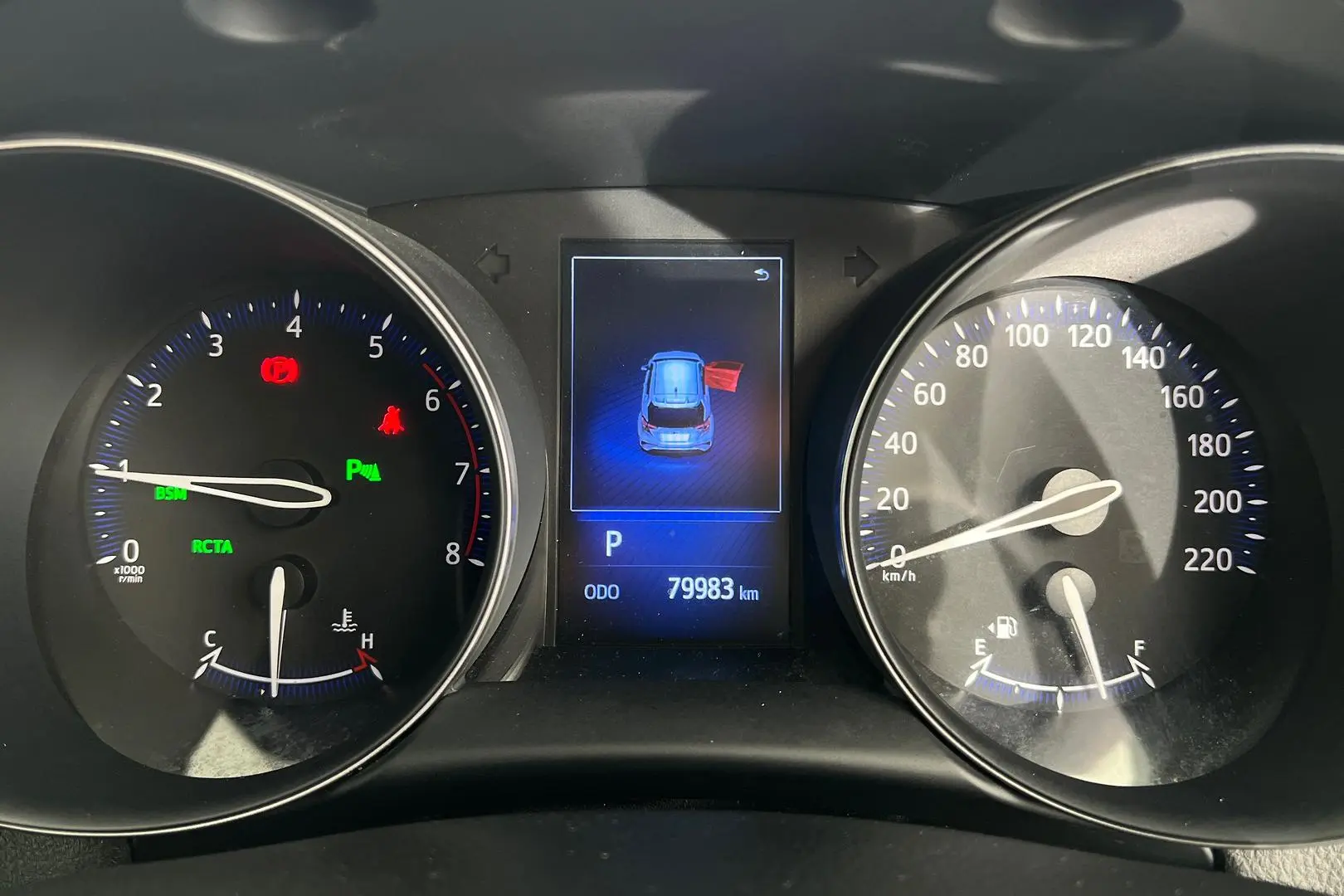 2018 Toyota C-HR Gallery Image 16