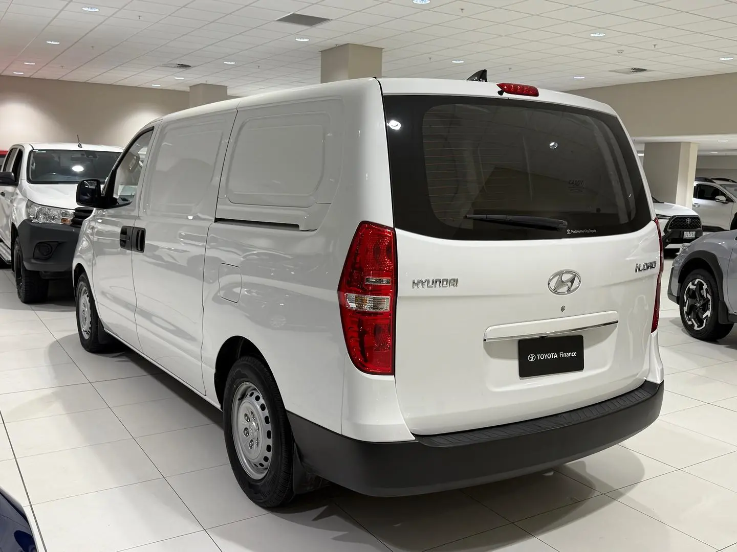 2021 Hyundai iLoad Gallery Image 8