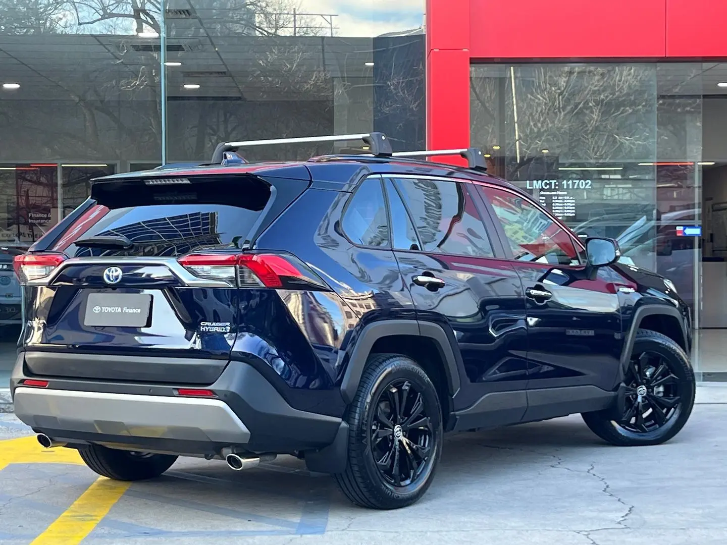 2024 Toyota RAV4 Gallery Image 7
