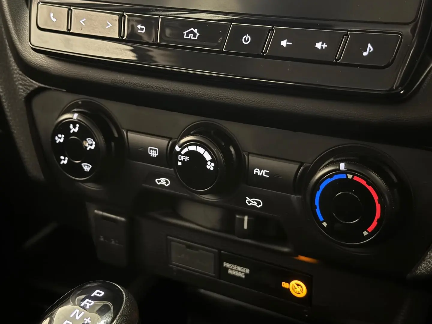 2023 Isuzu D-MAX Gallery Image 19