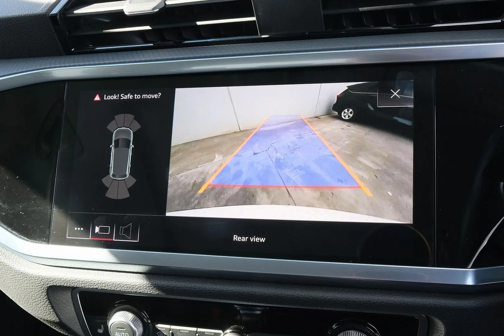 2021 Audi Q3 Gallery Image 10