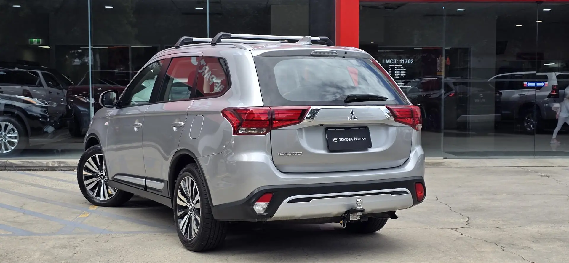 2019 Mitsubishi Outlander Gallery Image 6