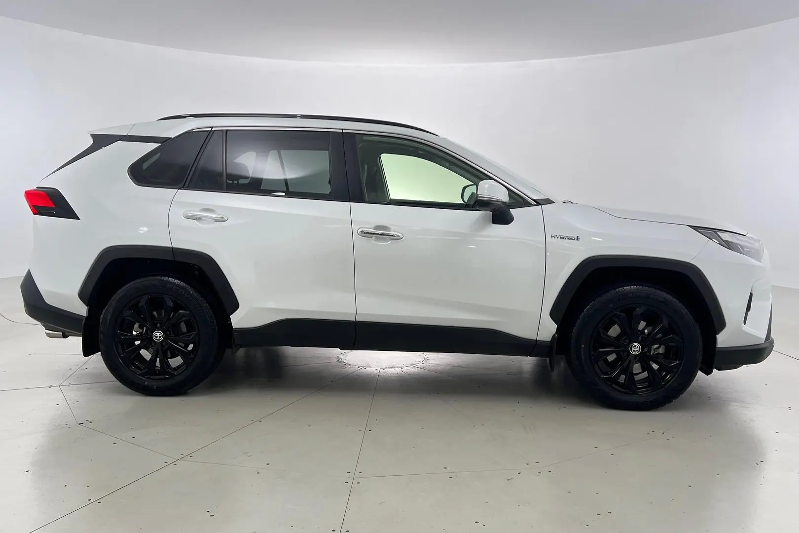 2024 Toyota RAV4 Gallery Image 6