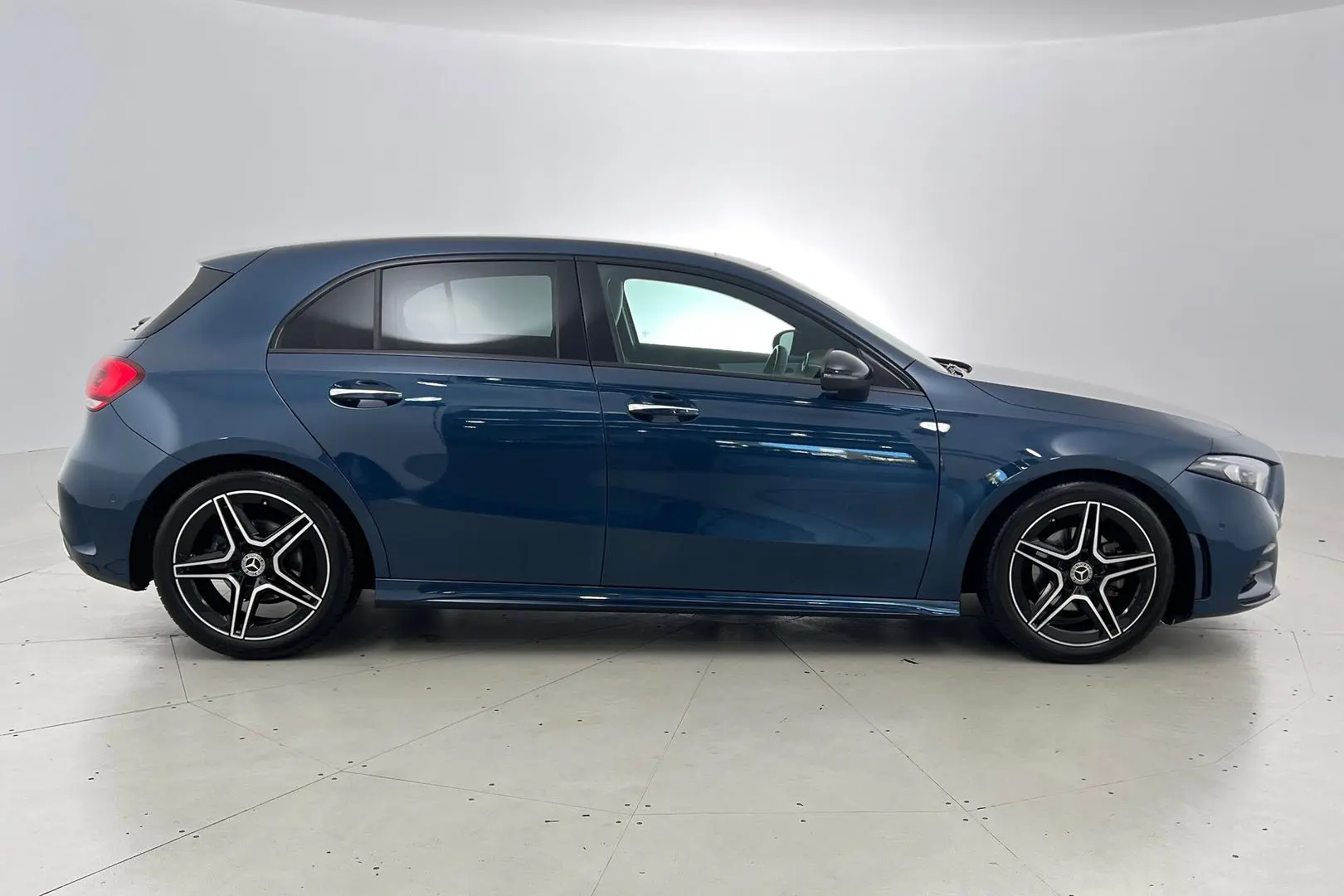 2022 Mercedes-Benz A-Class Gallery Image 5