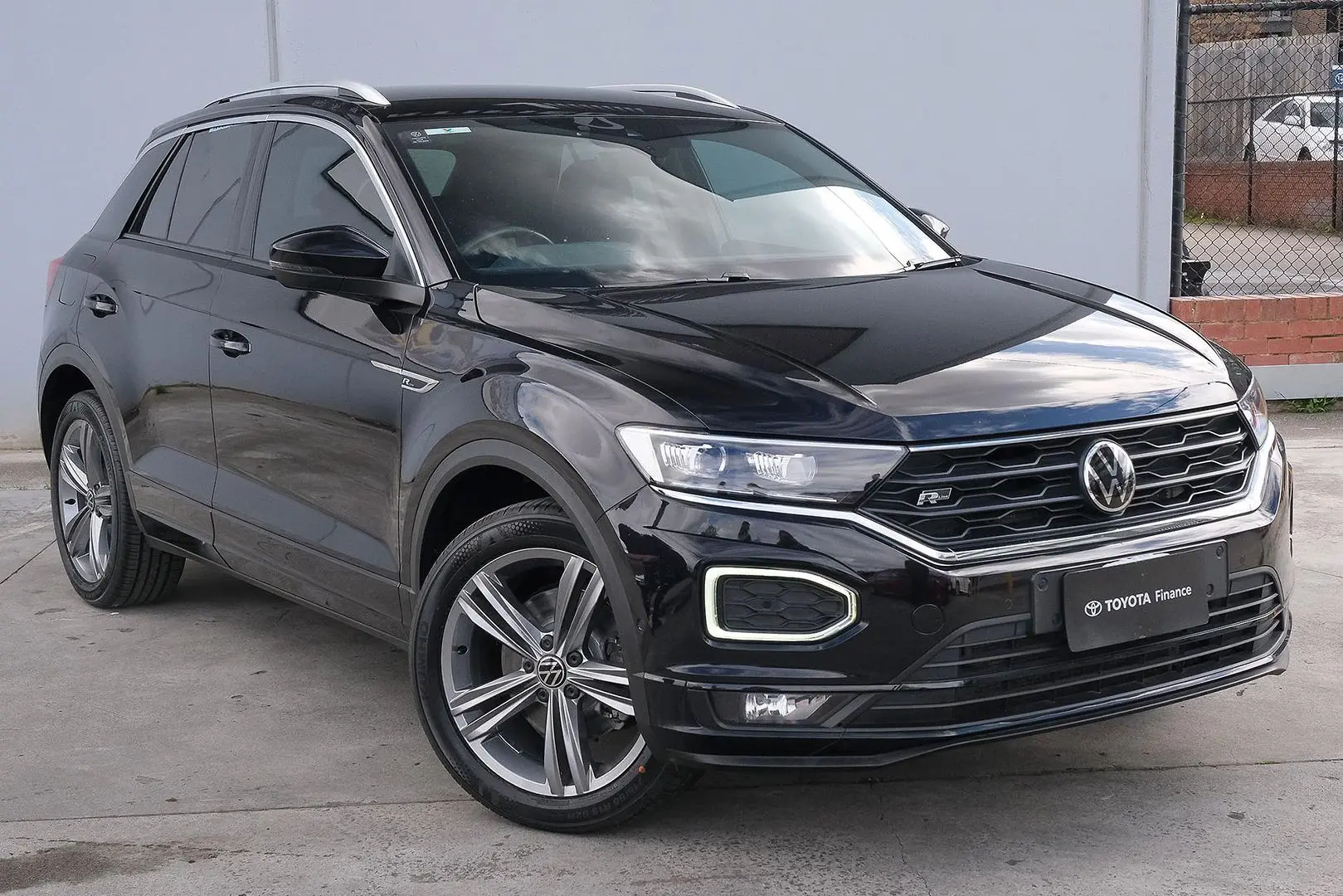 2021 Volkswagen T-Roc Gallery Image 1