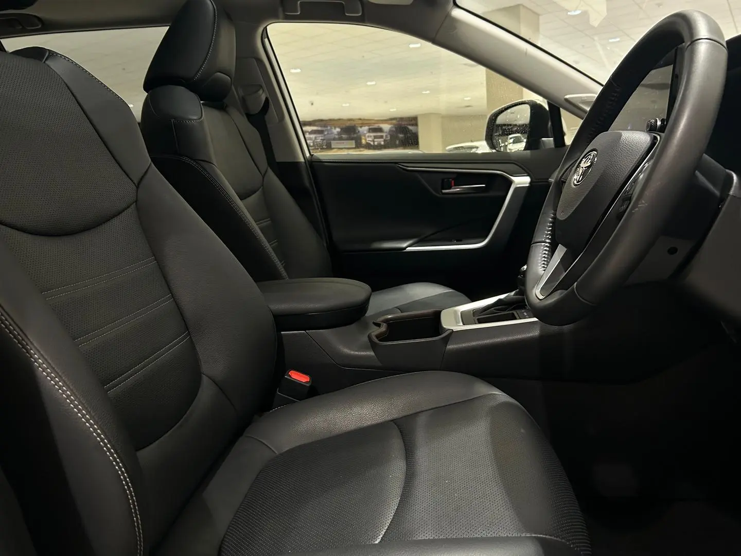 2024 Toyota RAV4 Gallery Image 13