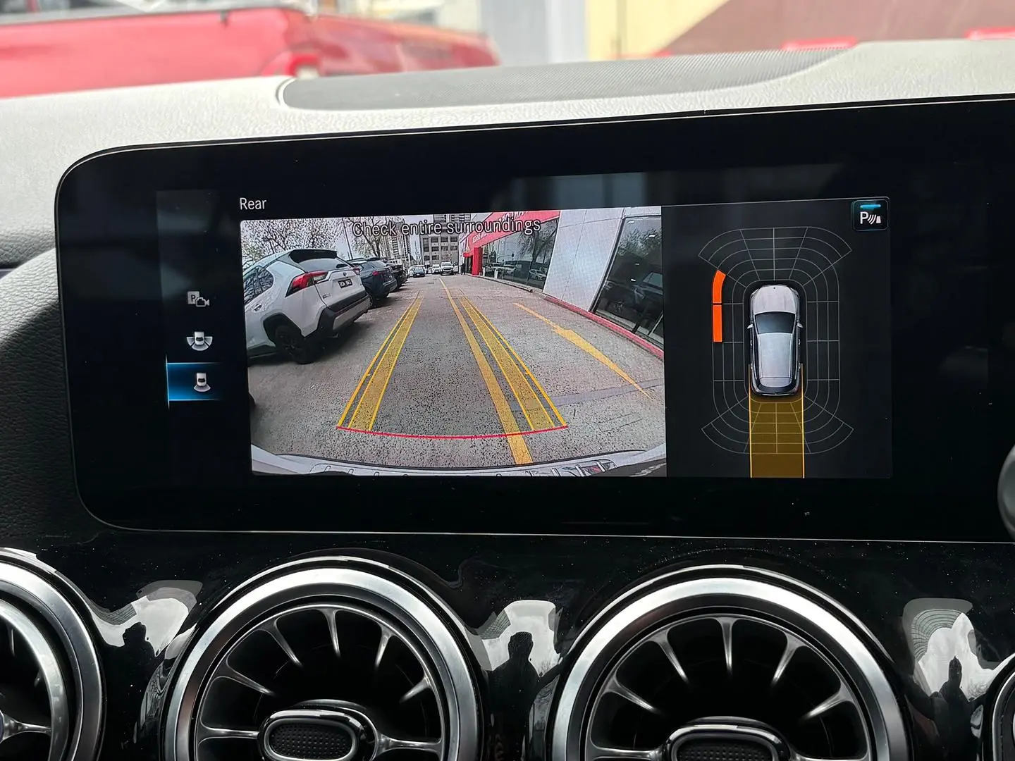 2021 Mercedes-Benz GLA-Class Gallery Image 14