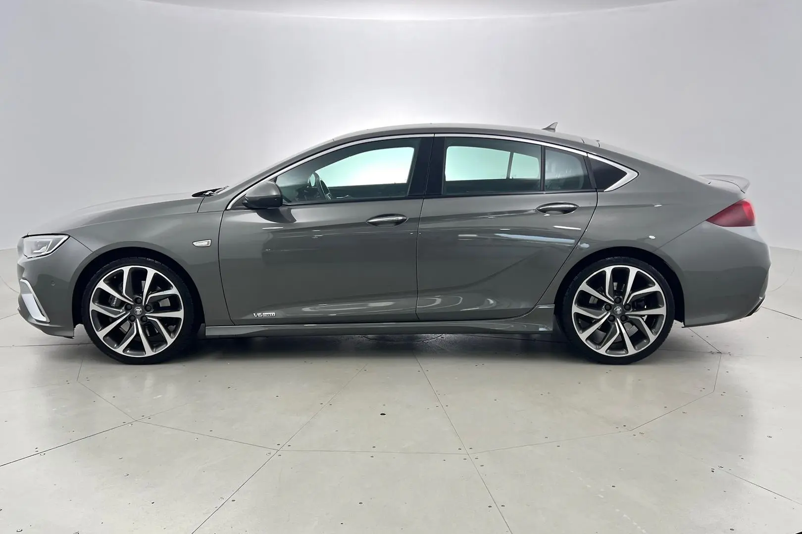 2018 Holden Commodore Gallery Image 8