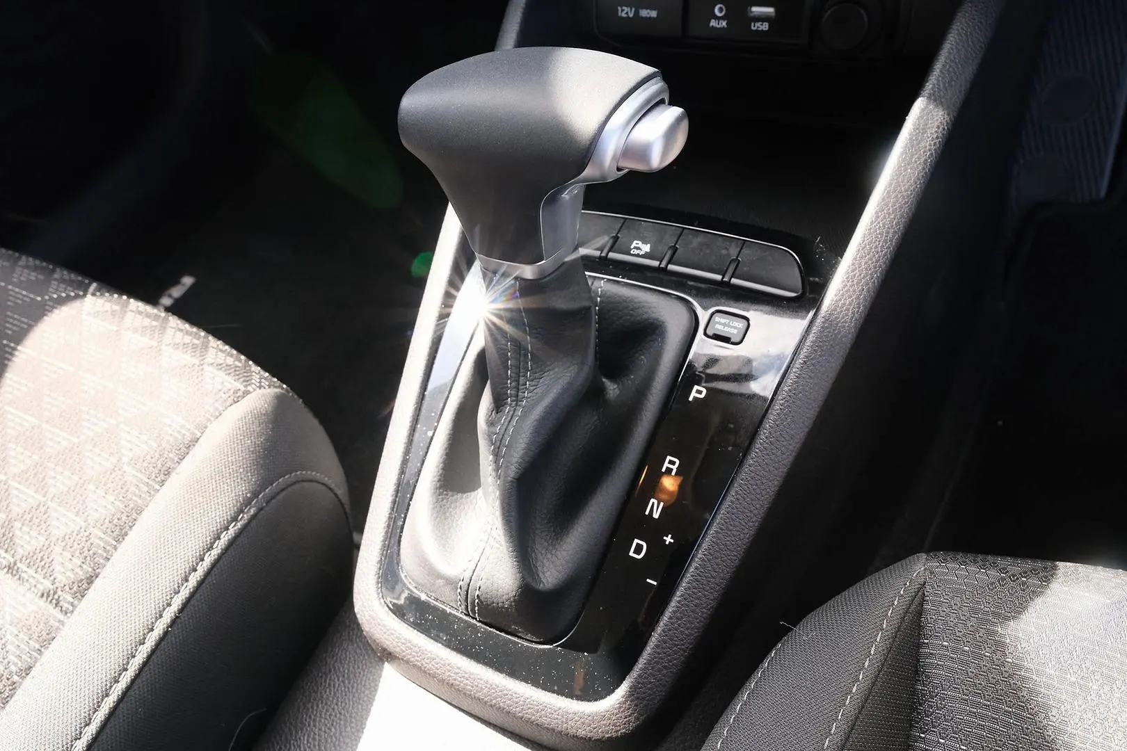 2020 Kia Rio Gallery Image 18