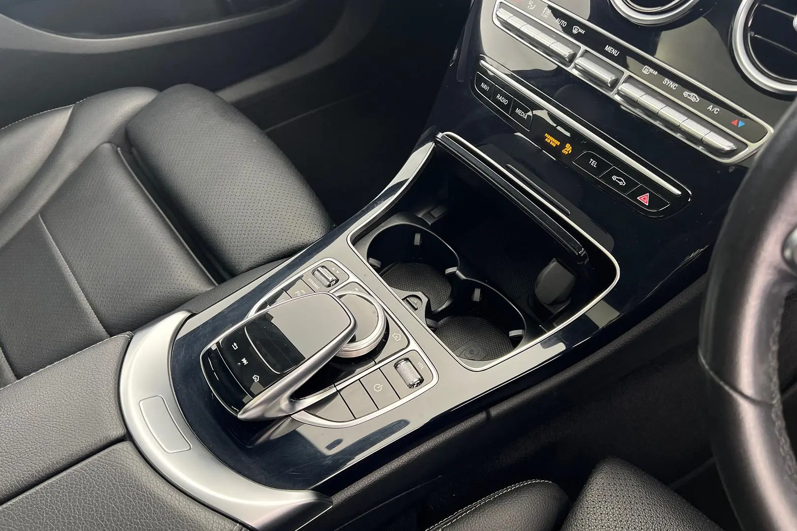 2020 Mercedes-Benz C-Class Gallery Image 15