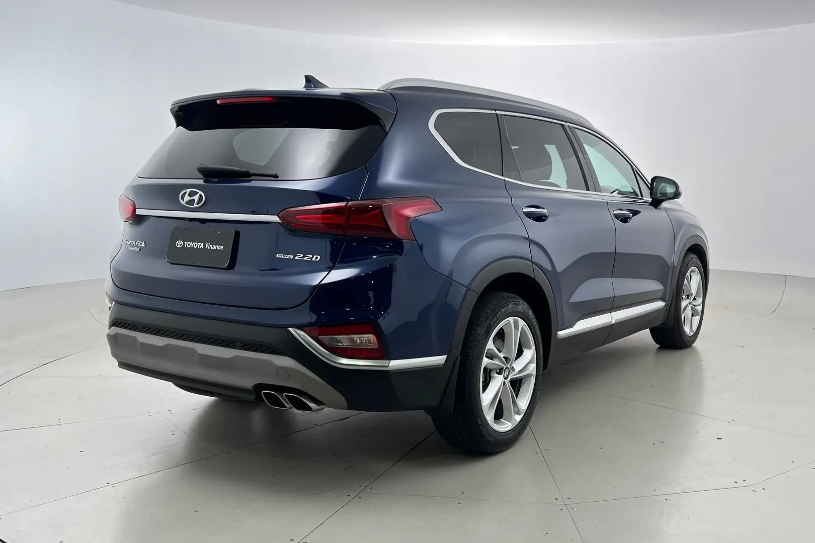 2018 Hyundai Santa Fe Gallery Image 4