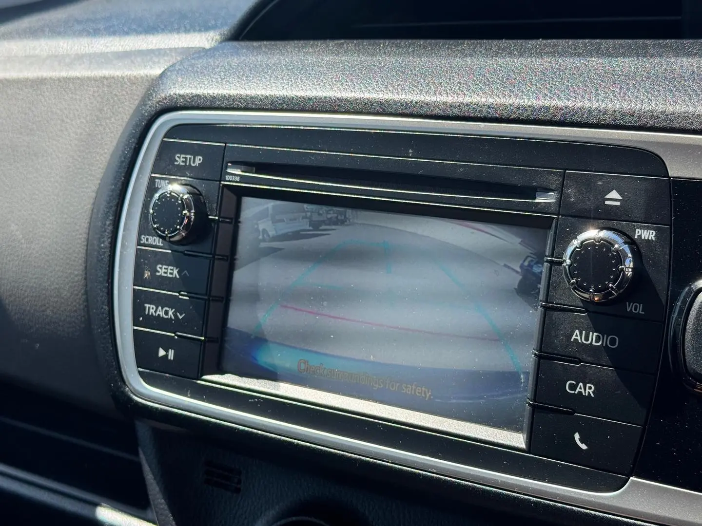 2015 Toyota Yaris Gallery Image 17