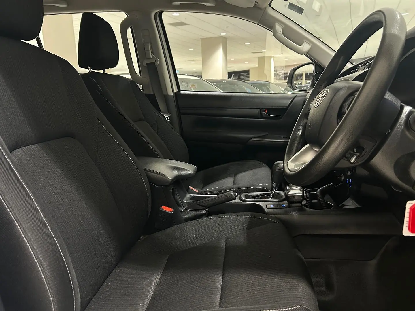 2021 Toyota Hilux Gallery Image 12