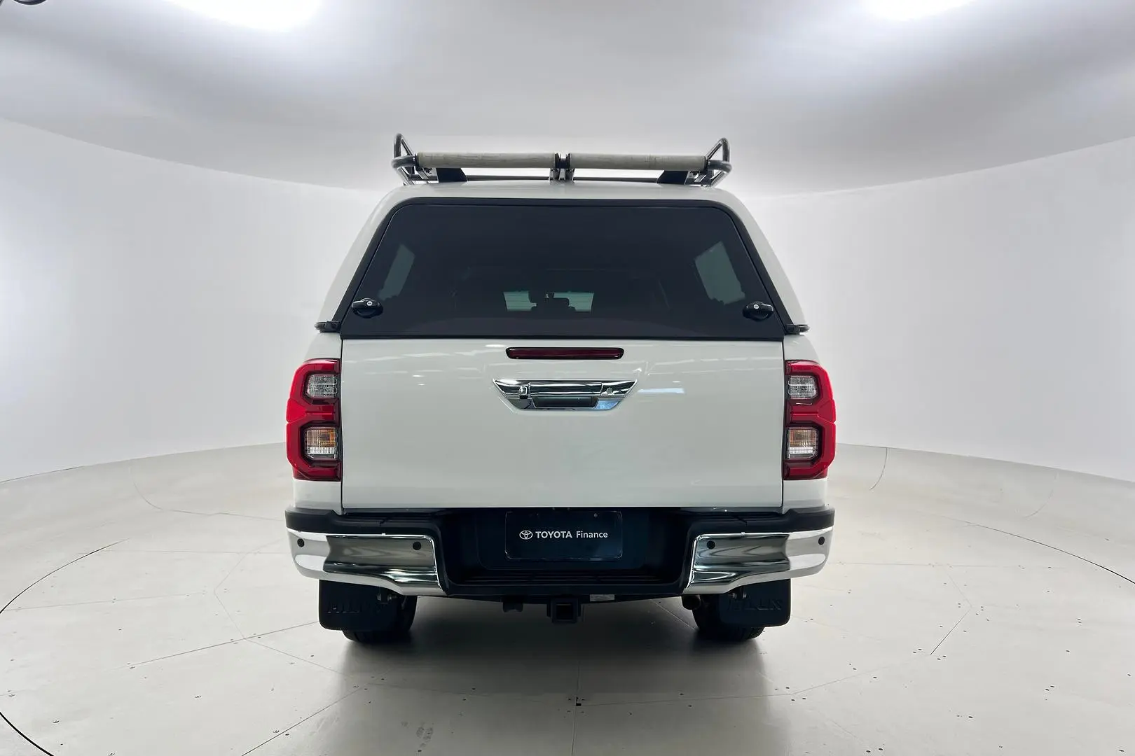 2022 Toyota Hilux Gallery Image 6