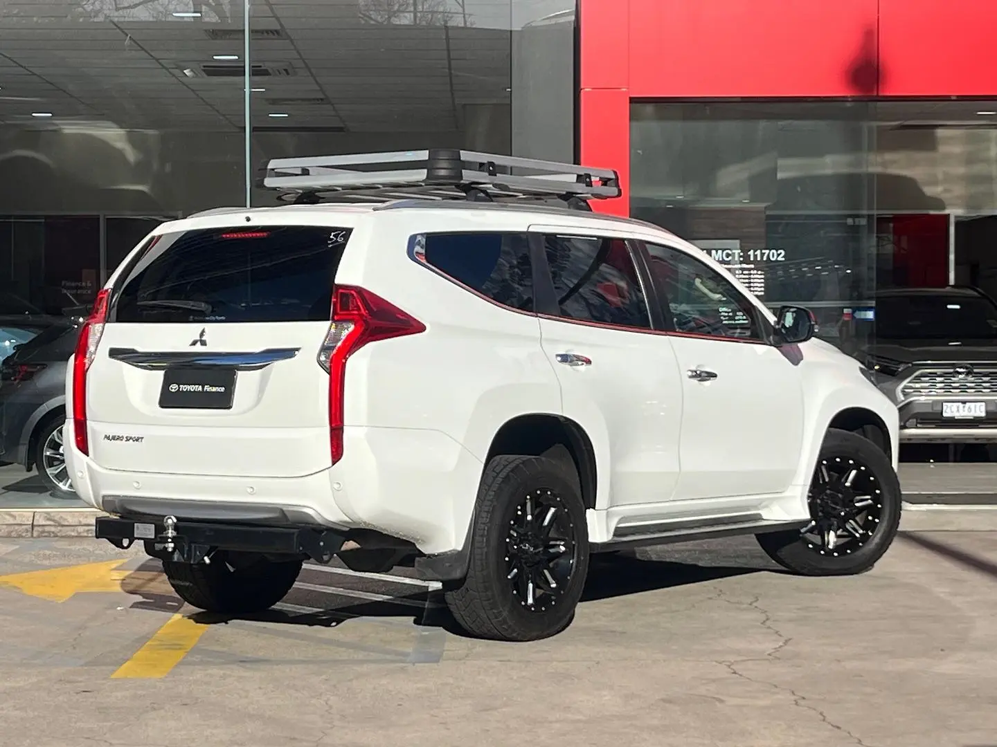 2018 Mitsubishi Pajero Sport Gallery Image 3