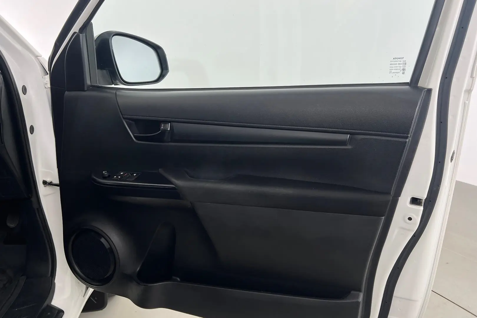 2022 Toyota Hilux Gallery Image 11
