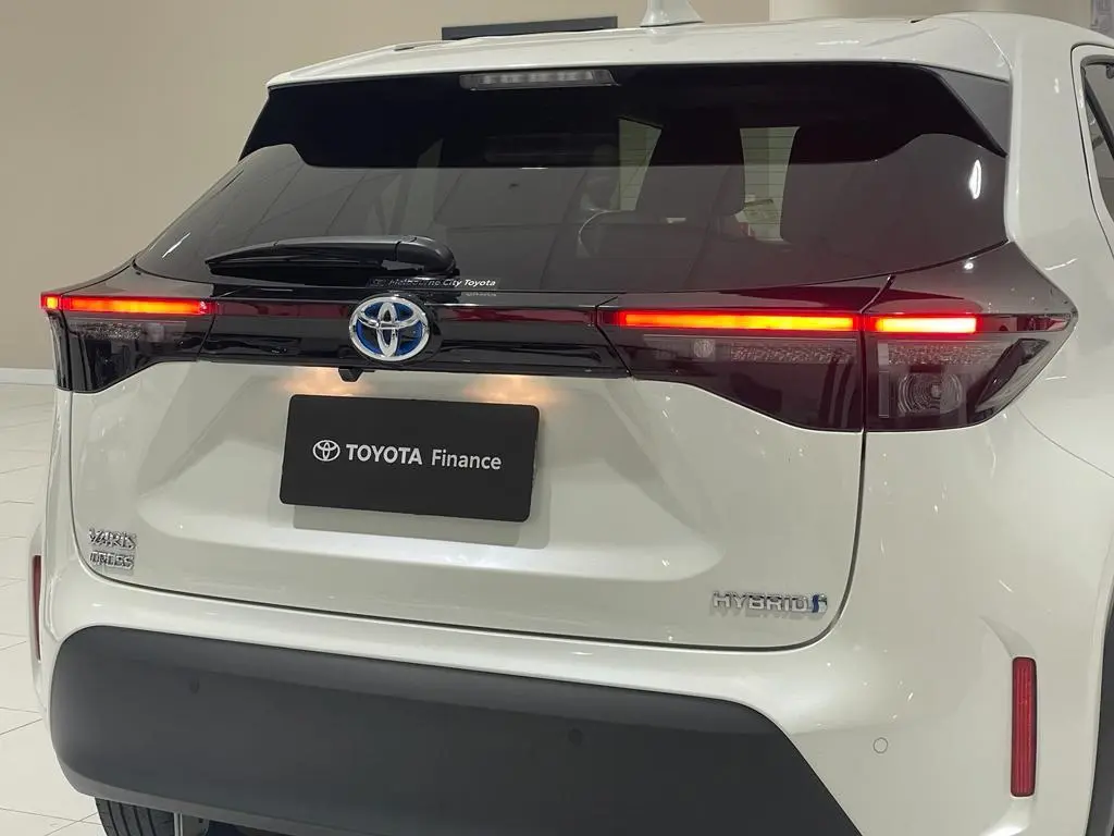2024 Toyota Yaris Cross Gallery Image 7