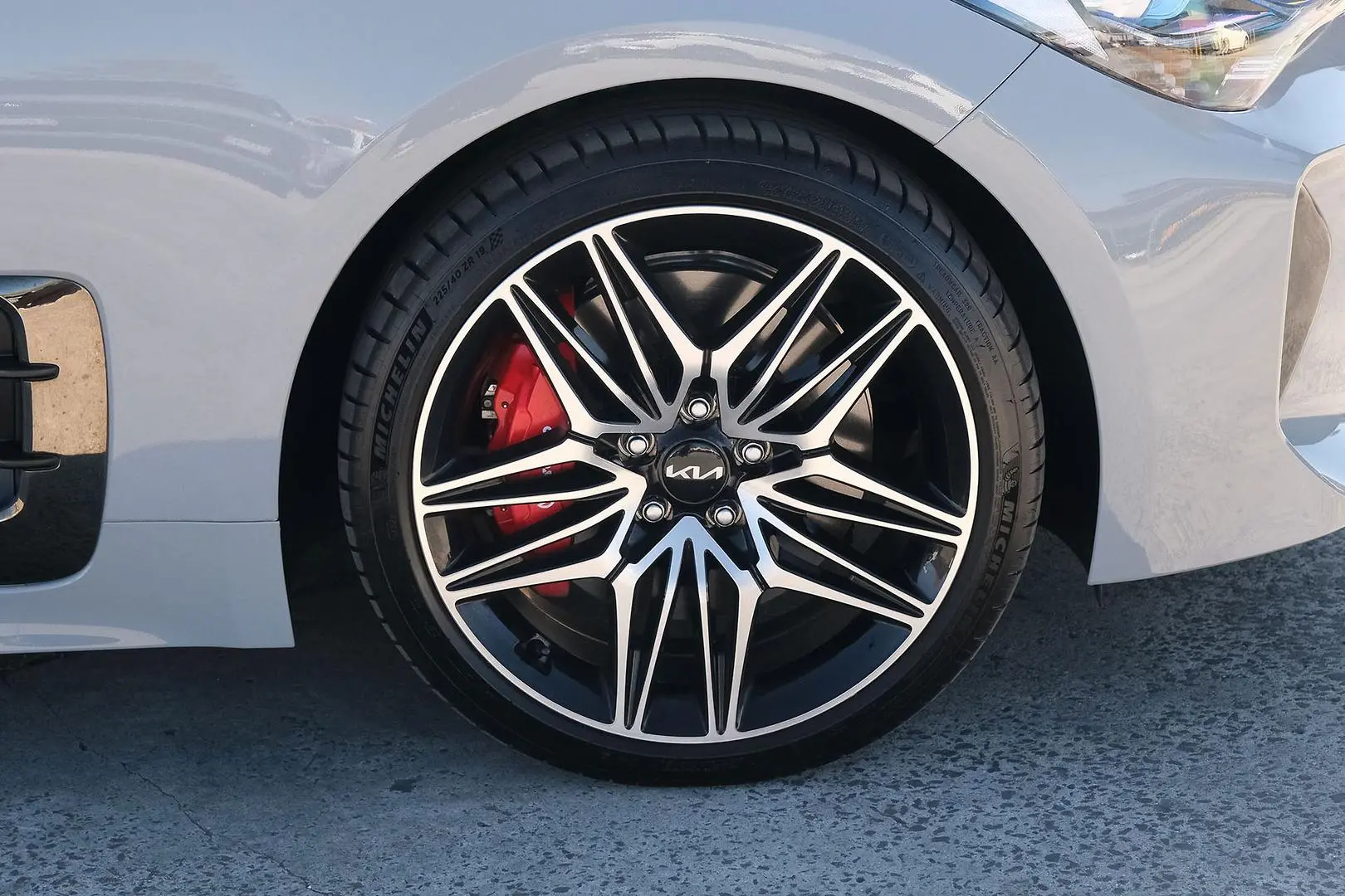 2023 Kia Stinger Gallery Image 6