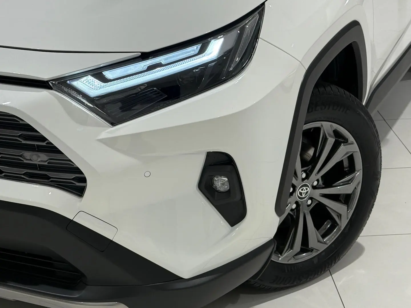 2024 Toyota RAV4 Gallery Image 11