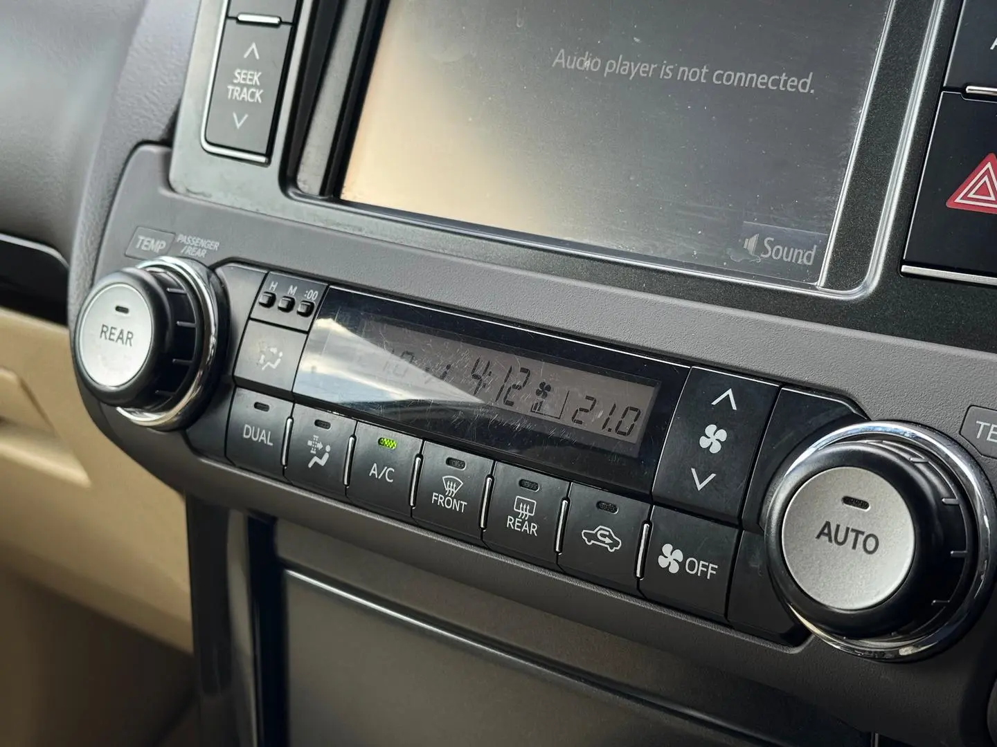 2014 Toyota Landcruiser Prado Gallery Image 16