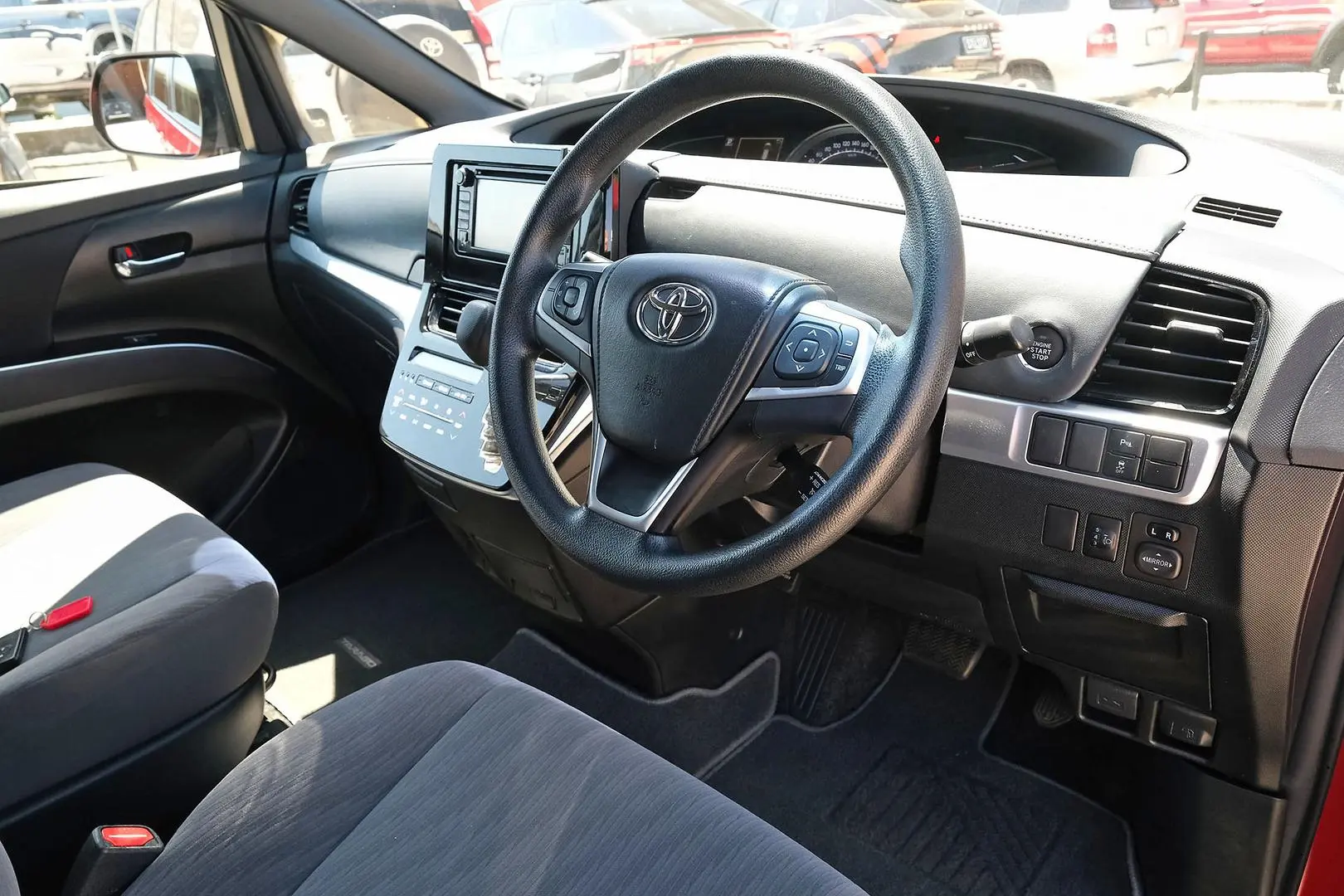 2019 Toyota Tarago Gallery Image 7