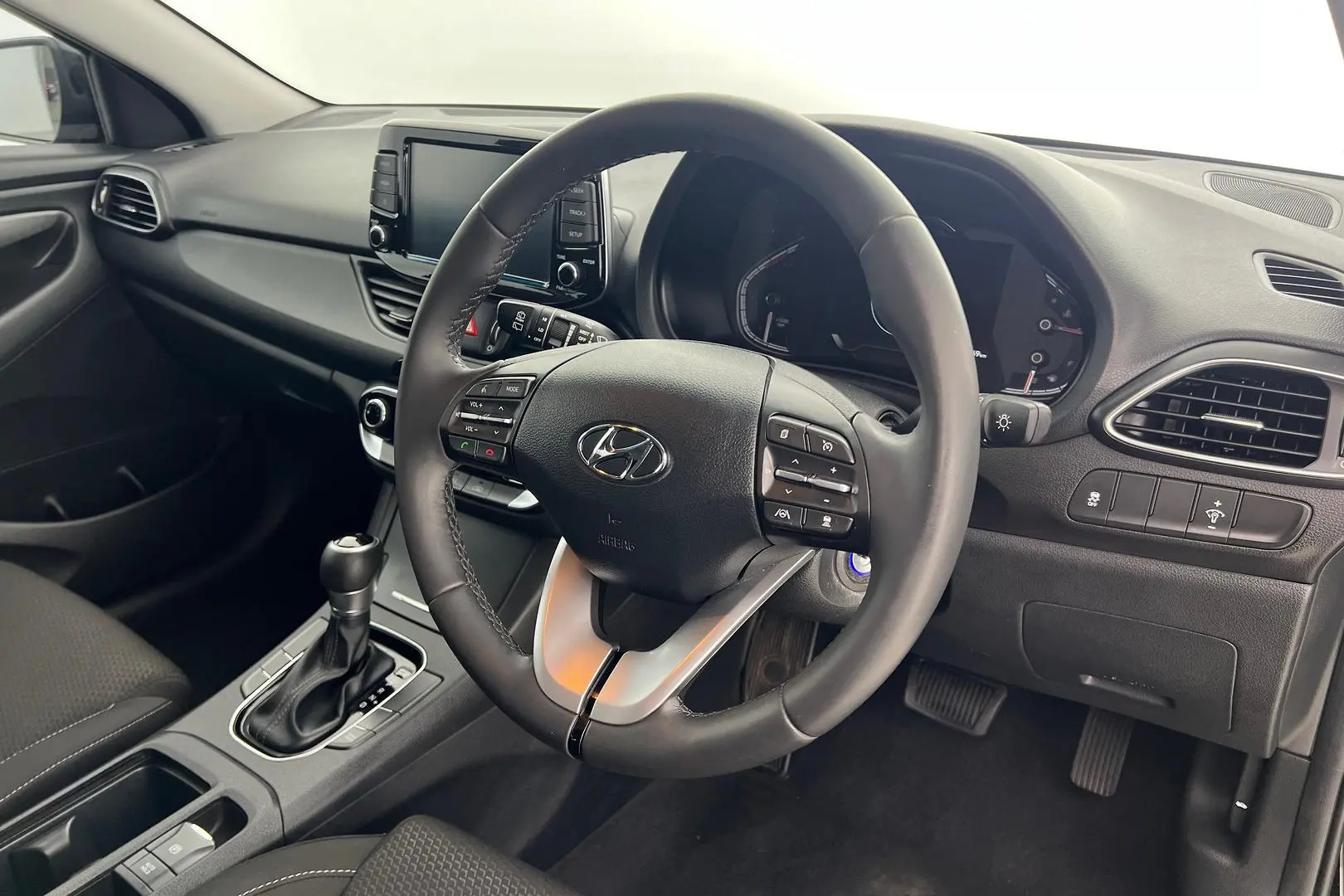 2021 Hyundai i30 Gallery Image 12