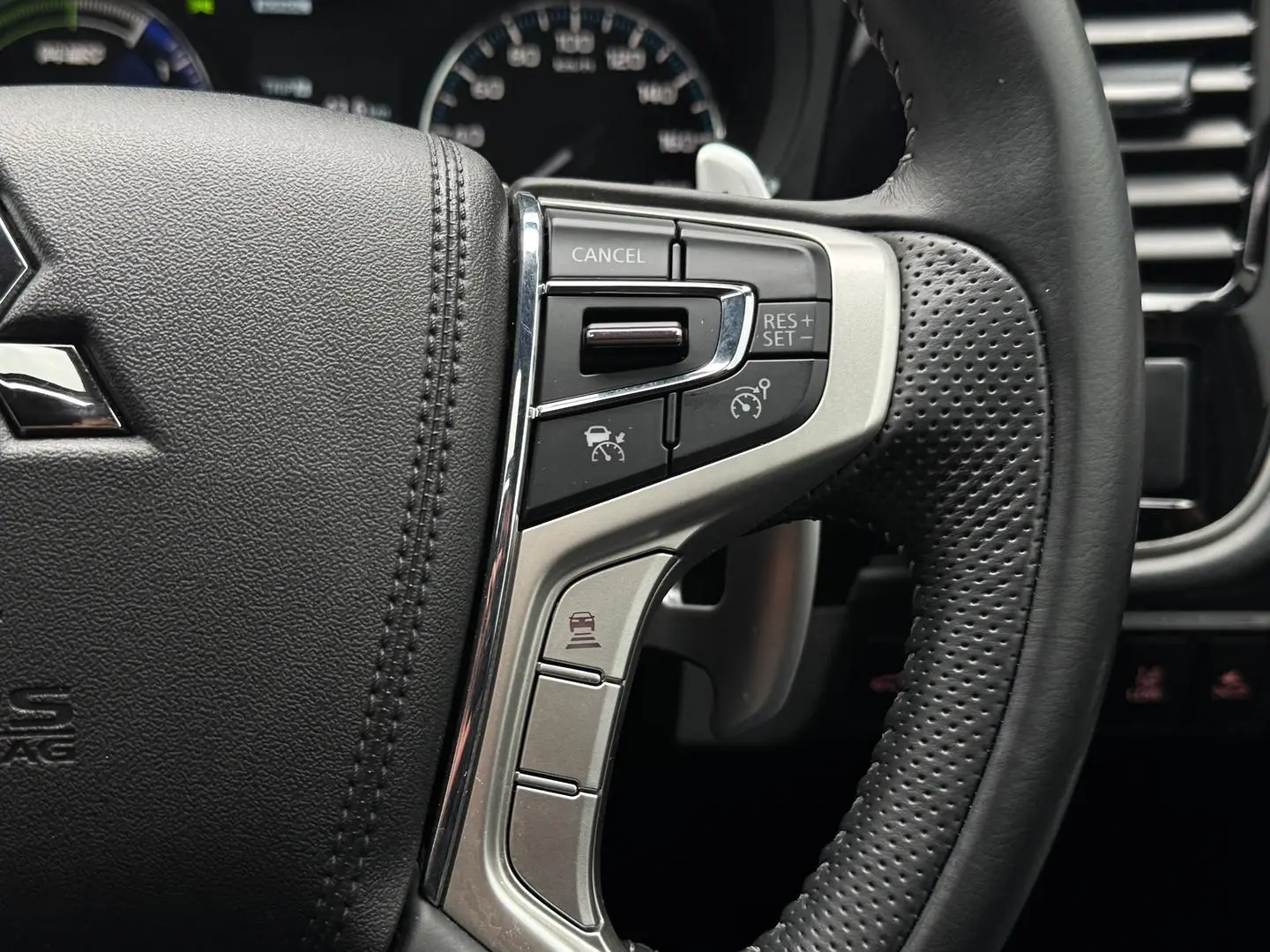 2020 Mitsubishi Outlander Gallery Image 26