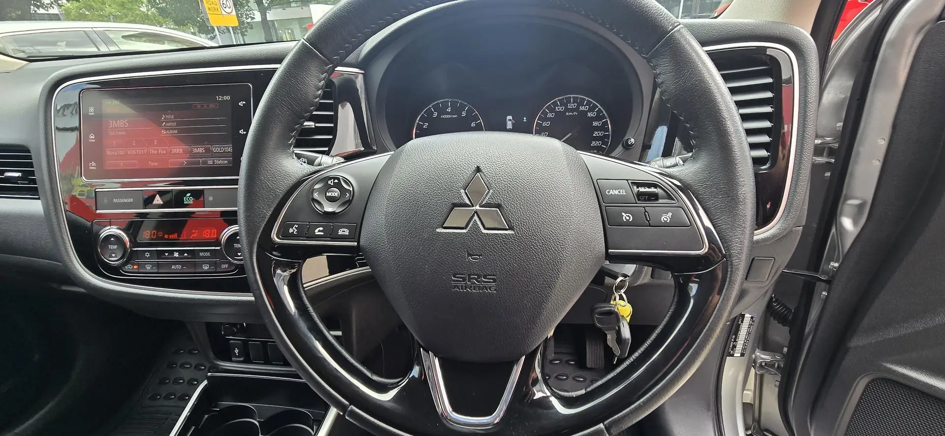 2019 Mitsubishi Outlander Gallery Image 11