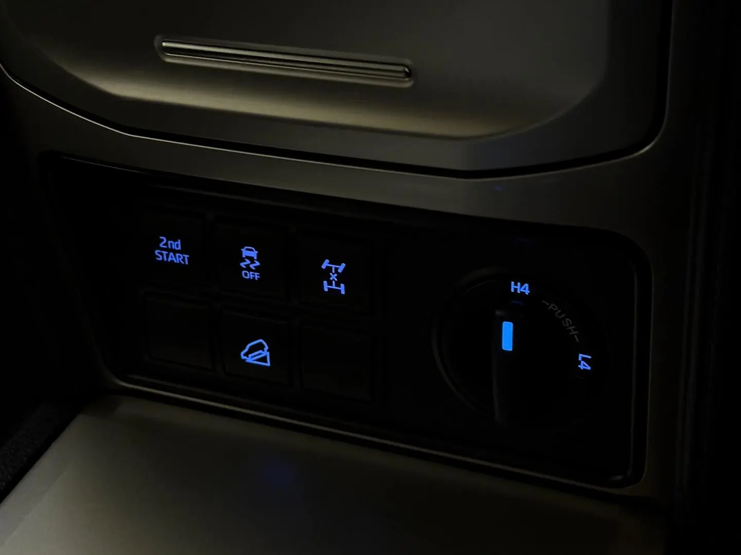 2021 Toyota Landcruiser Prado Gallery Image 20