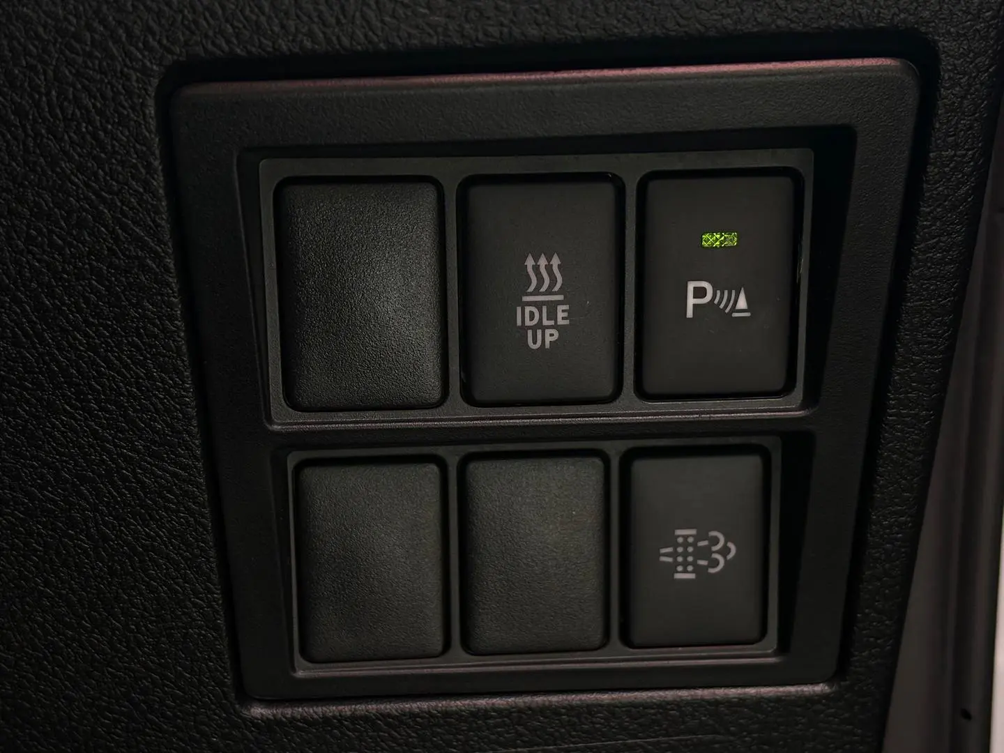 2022 Toyota Hilux Gallery Image 24