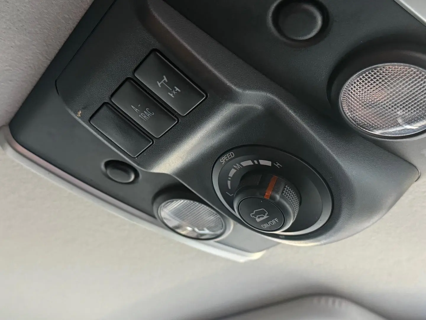 2014 Toyota FJ Cruiser Gallery Image 20