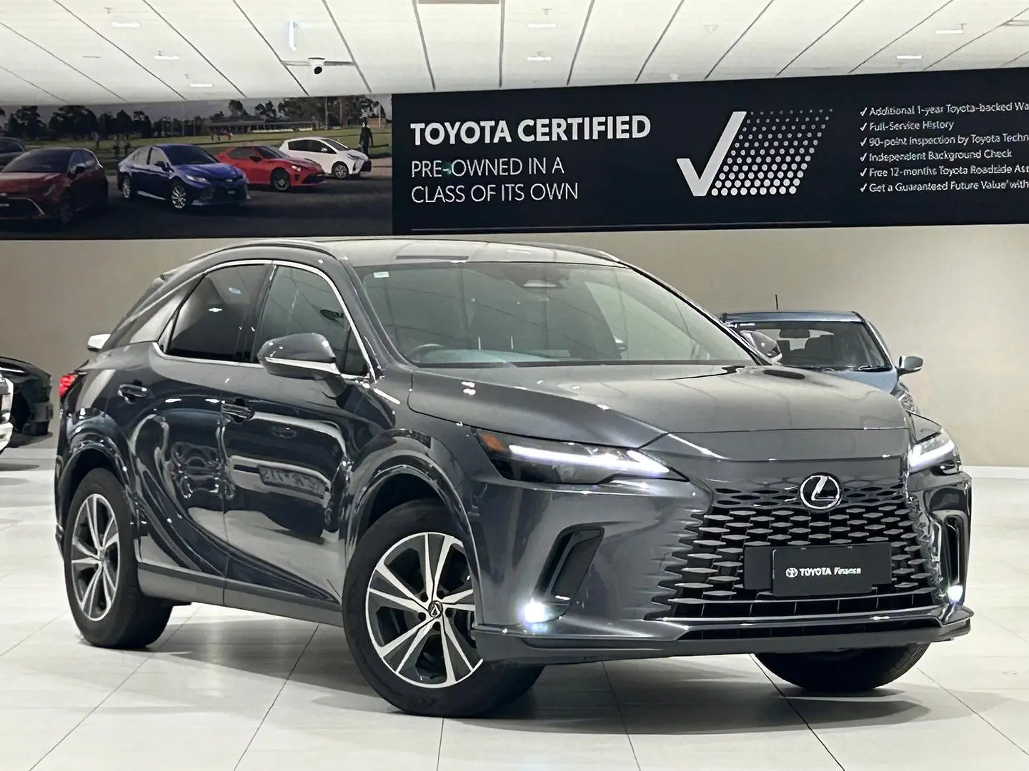 2024 Lexus RX Gallery Image 1