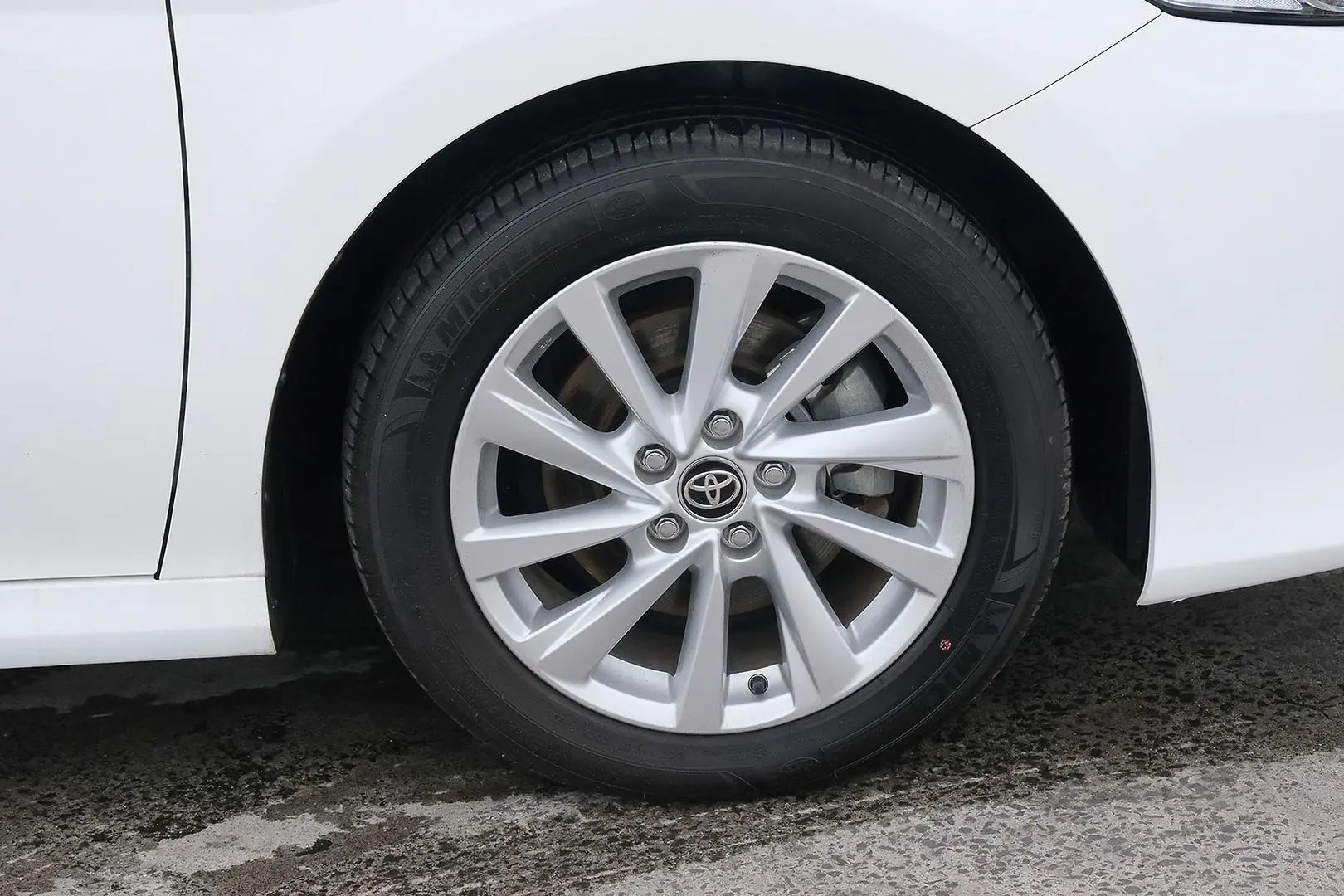 2023 Toyota Camry Gallery Image 6