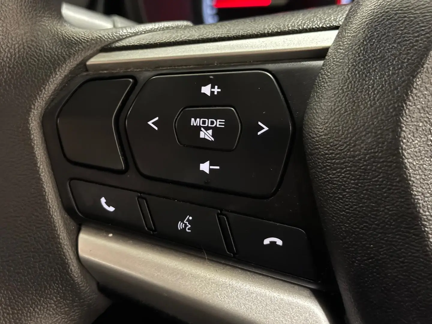 2023 Isuzu D-MAX Gallery Image 21