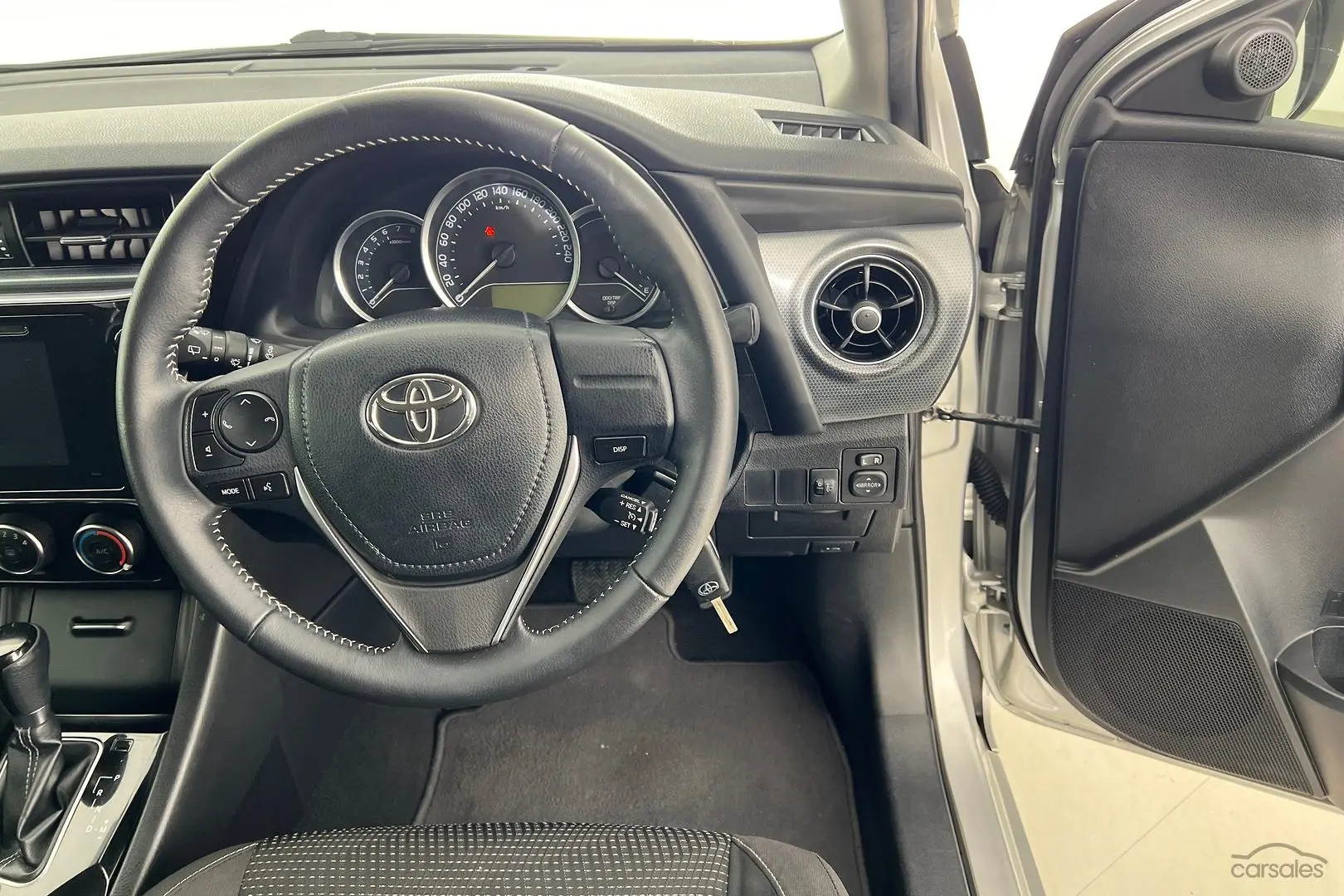 2015 Toyota Corolla Image 16