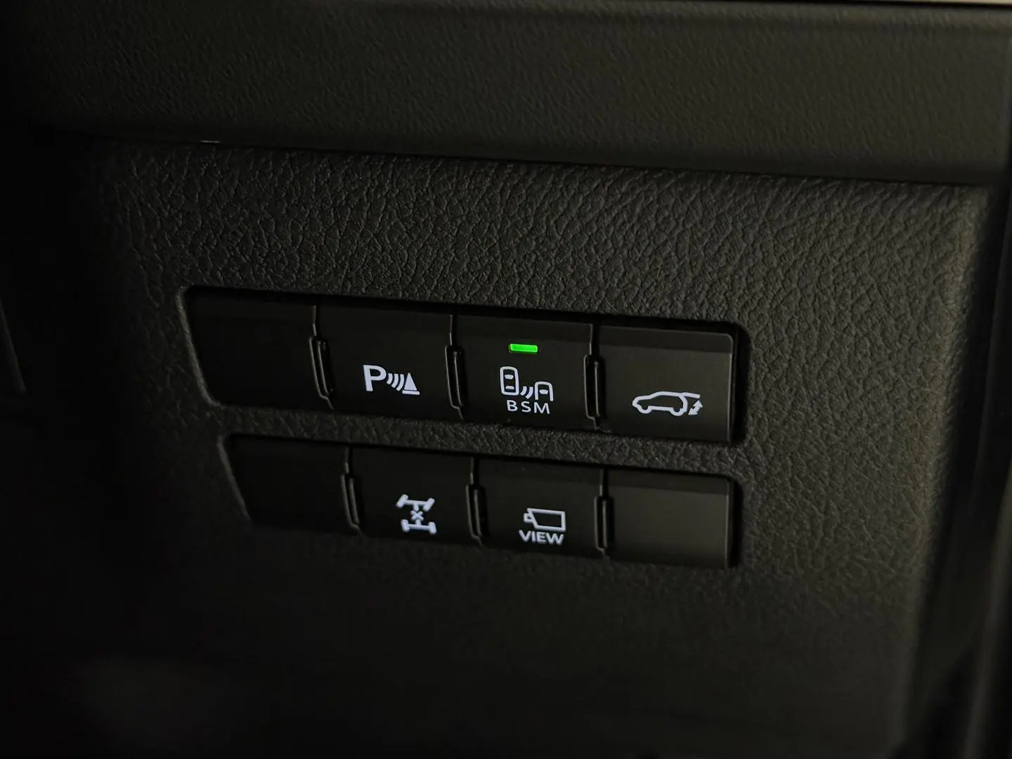 2017 Lexus NX Gallery Image 28