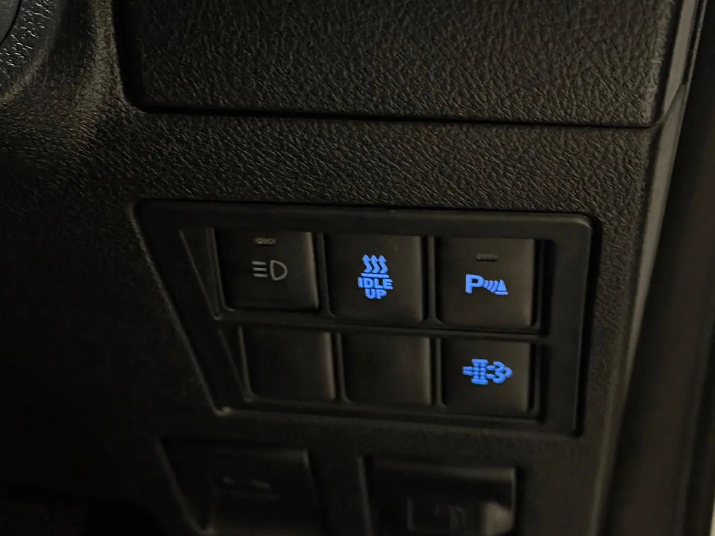 2021 Toyota Fortuner Gallery Image 28