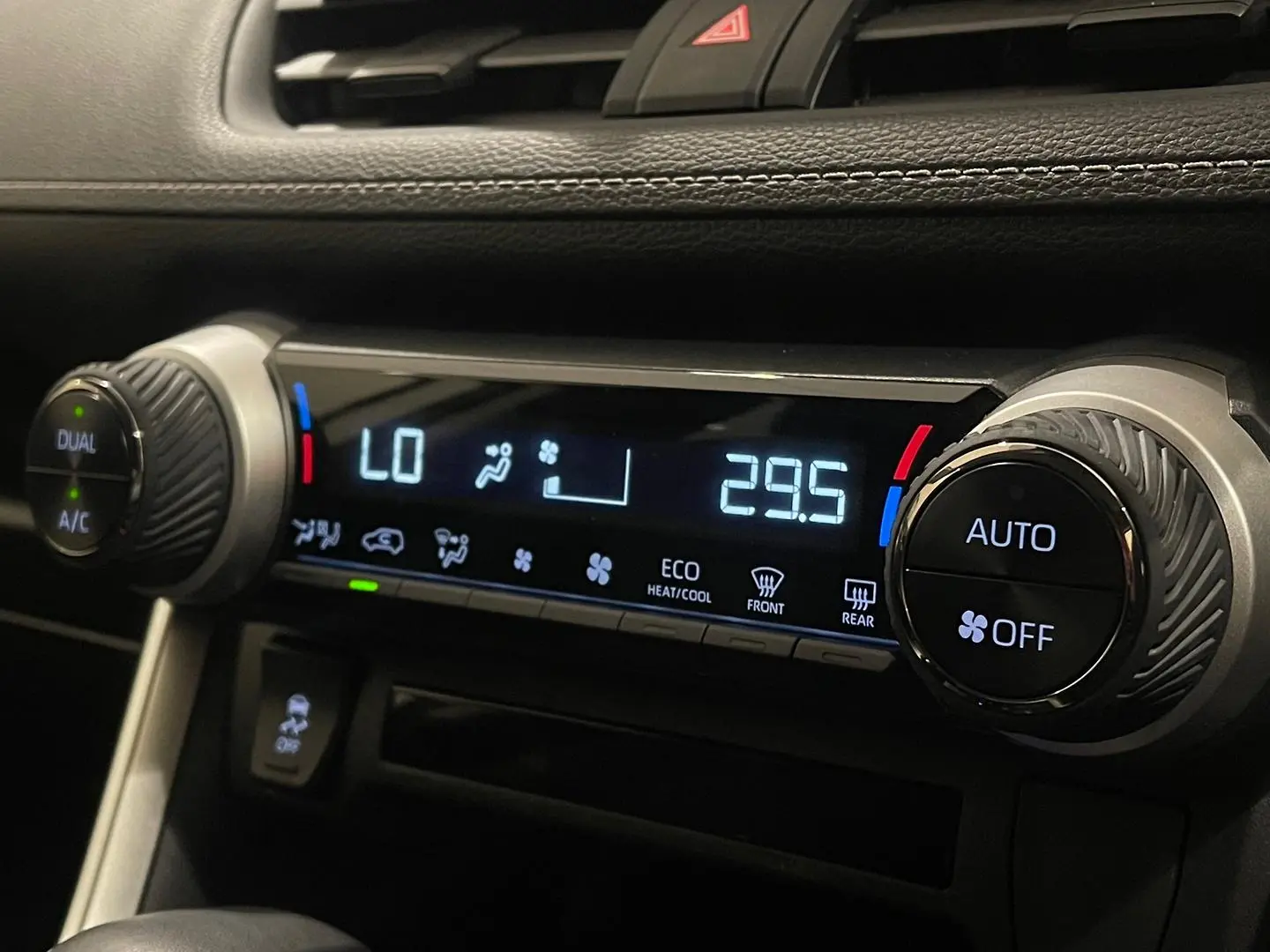 2024 Toyota RAV4 Gallery Image 19