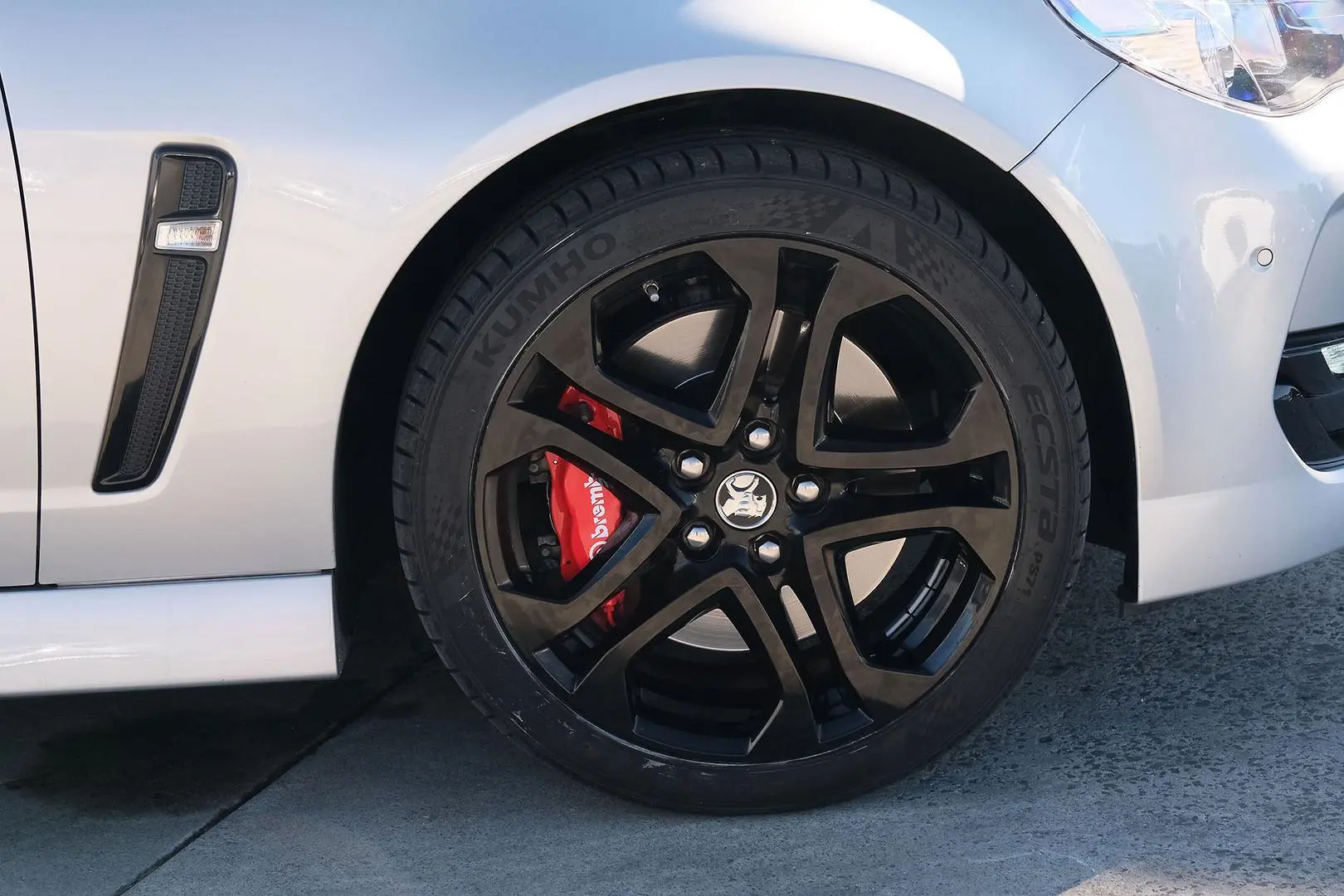 2017 Holden Commodore Gallery Image 6