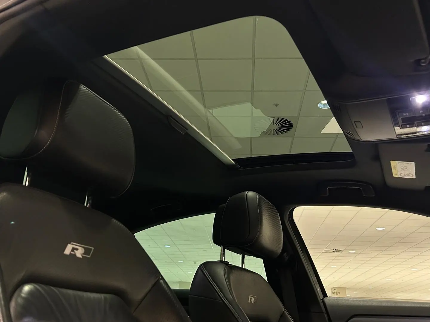 2018 Volkswagen Passat Gallery Image 16