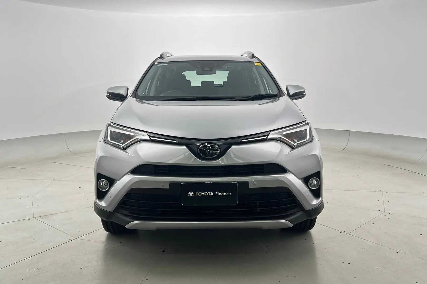 2018 Toyota Rav4 Gallery Image 9