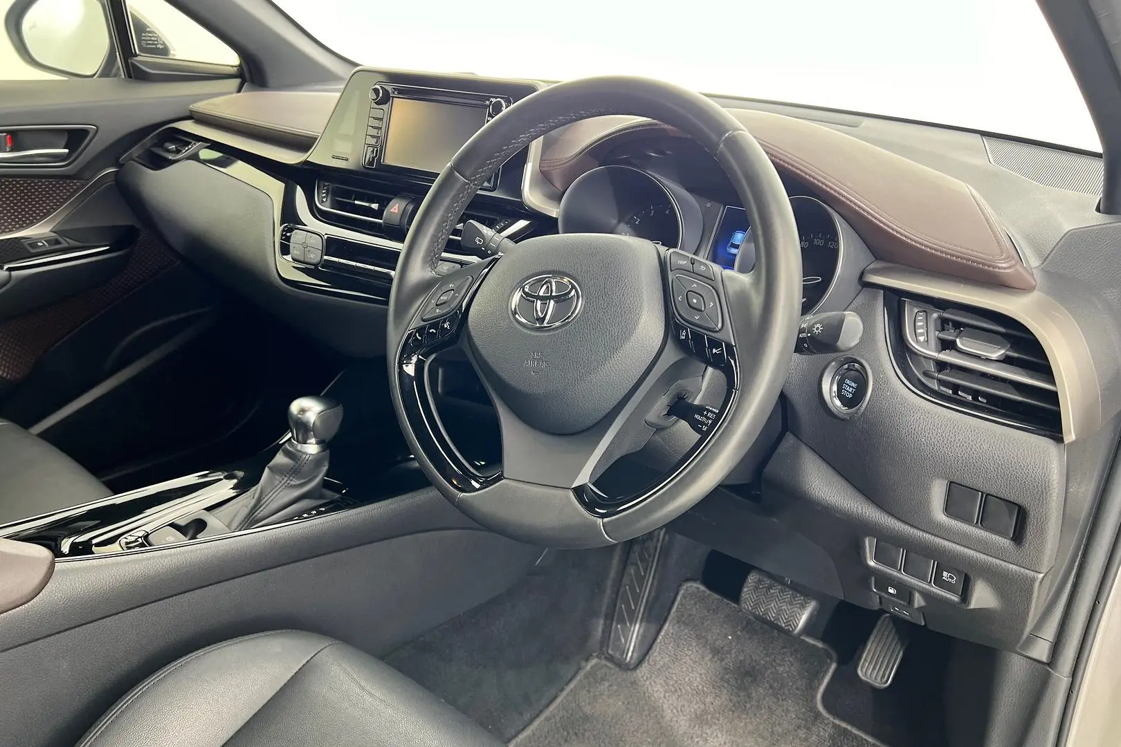 2017 Toyota C-HR Image 11