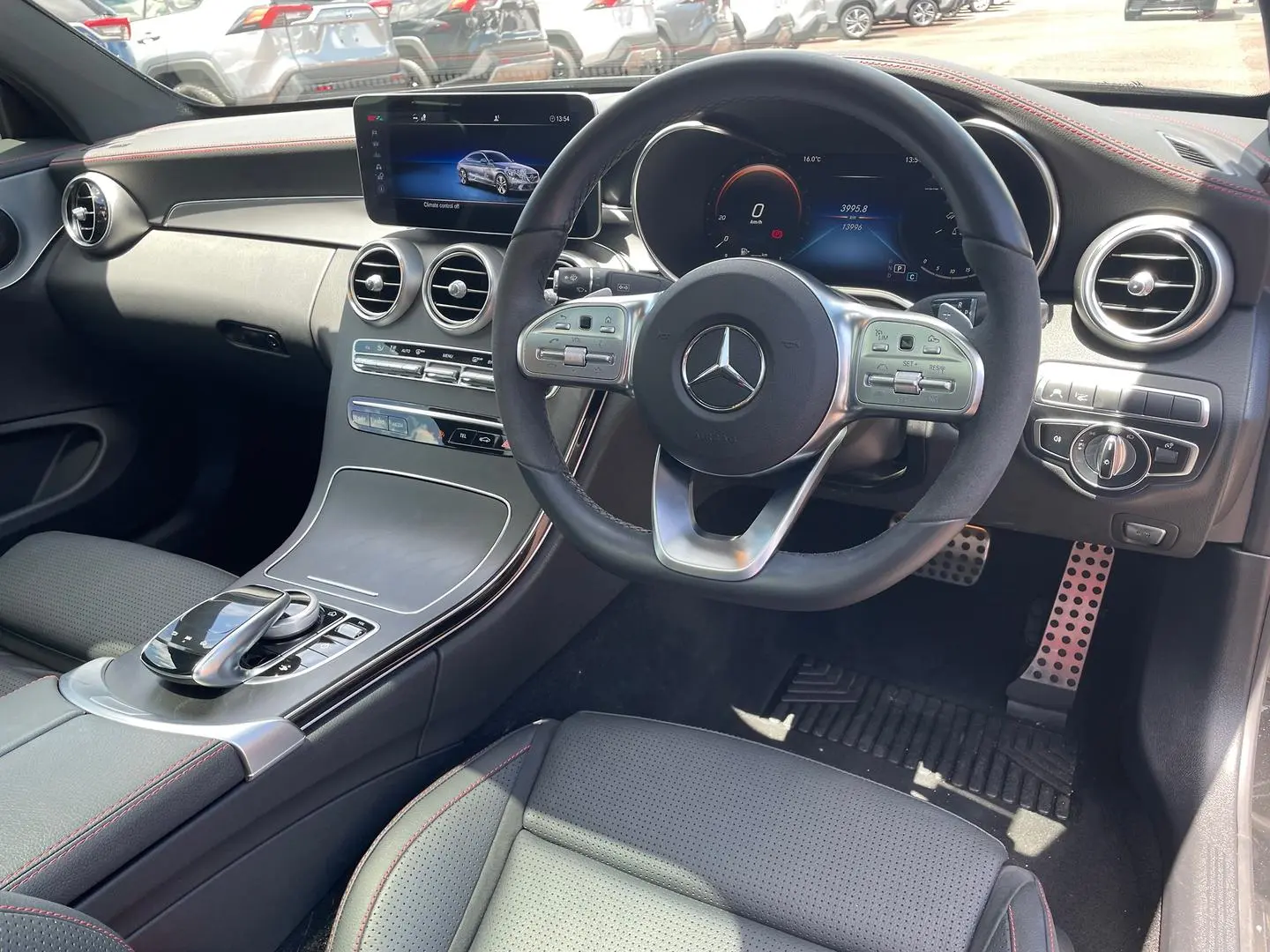 2022 Mercedes-Benz C-Class Gallery Image 13