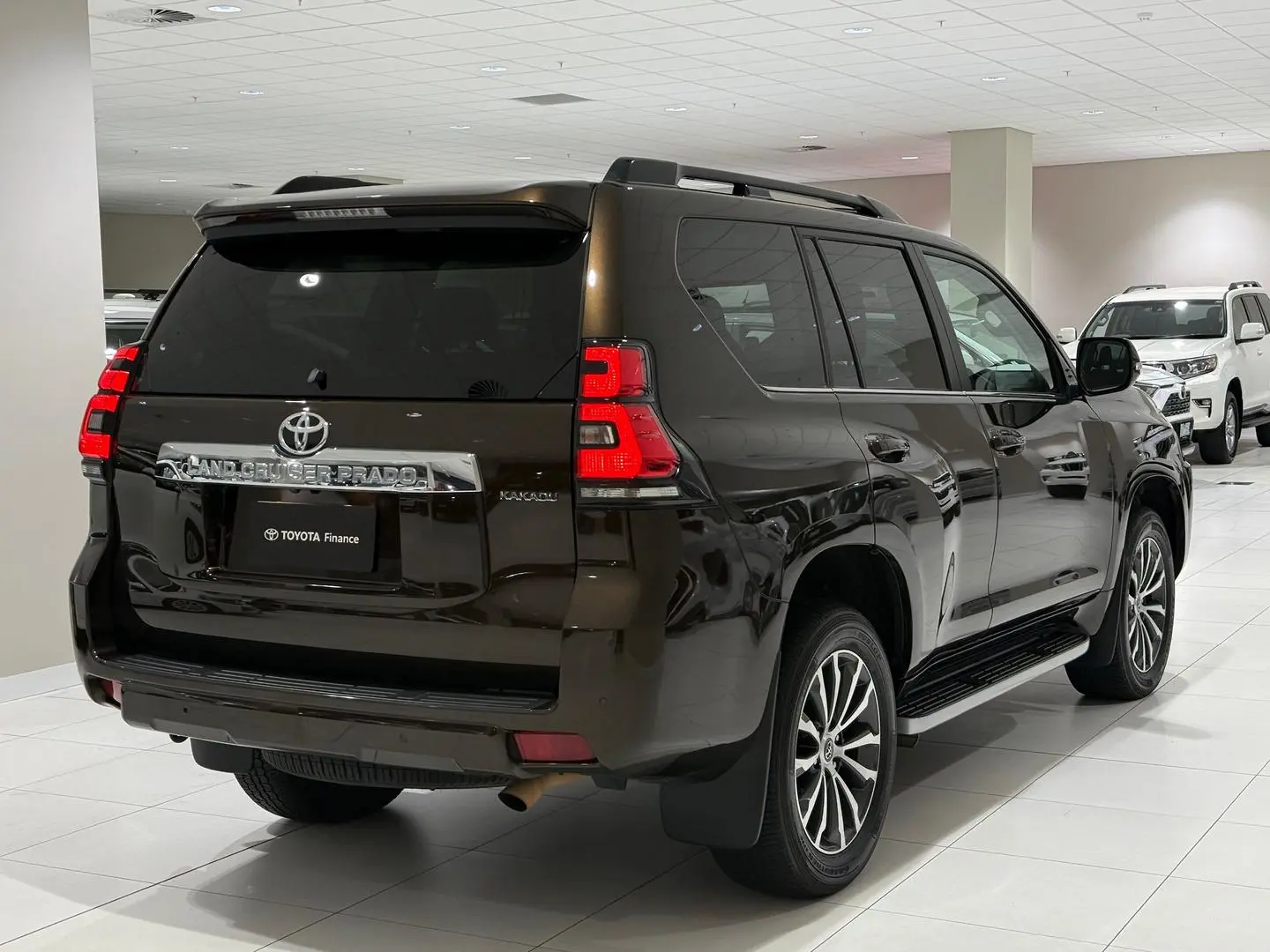 2023 Toyota Landcruiser Prado Gallery Image 11