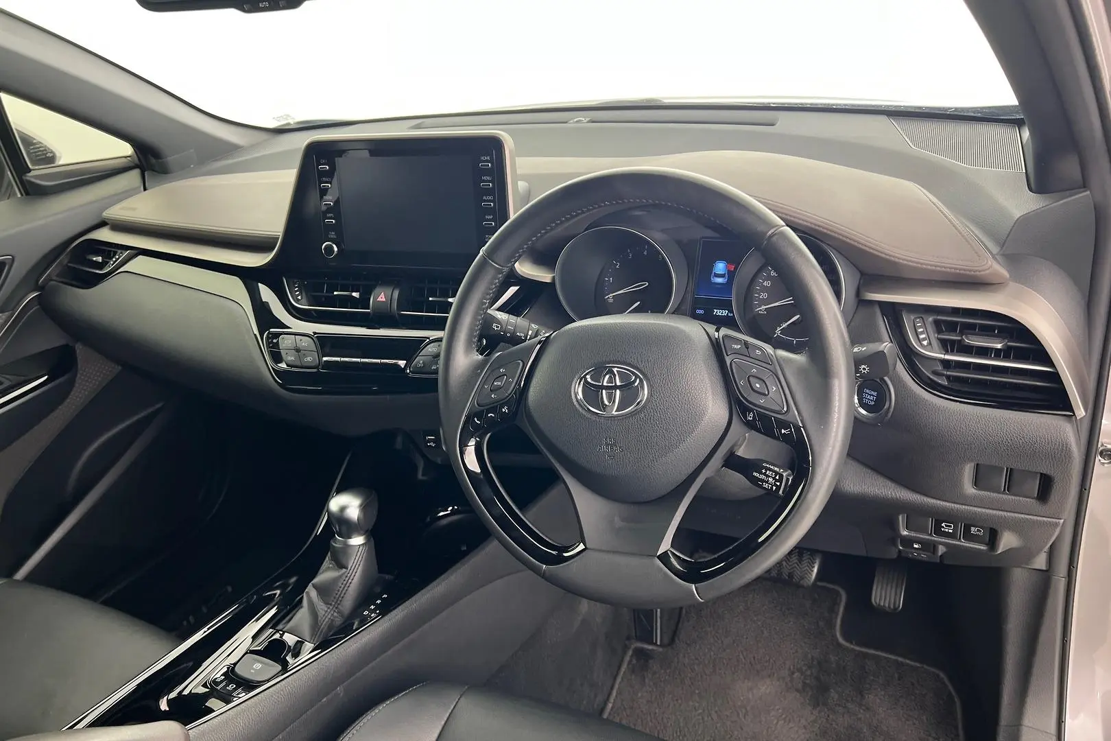 2023 Toyota C-HR Gallery Image 12