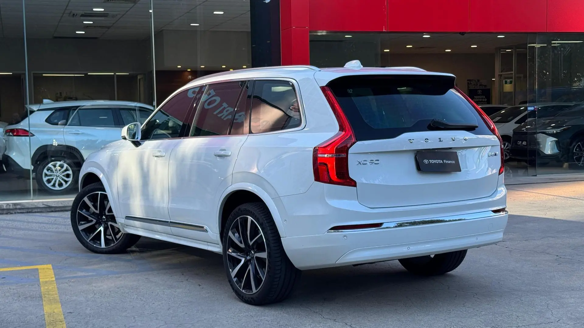 2023 Volvo Xc90 Gallery Image 2