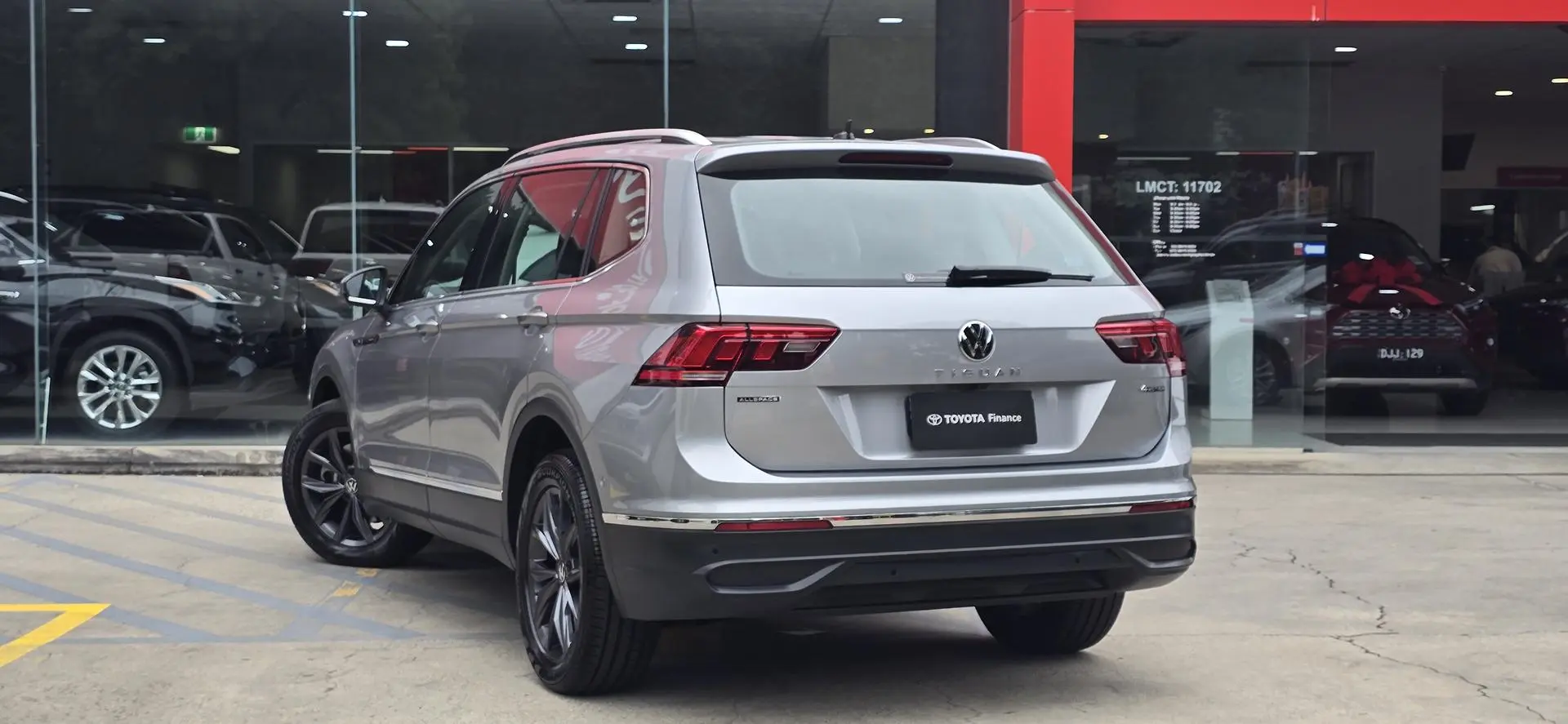 2023 Volkswagen Tiguan Gallery Image 5