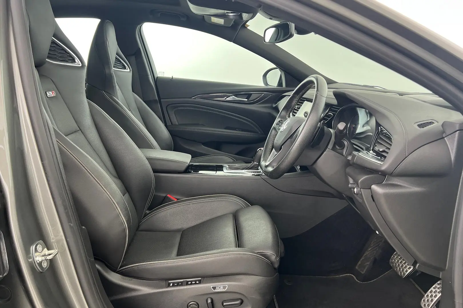 2018 Holden Commodore Gallery Image 11