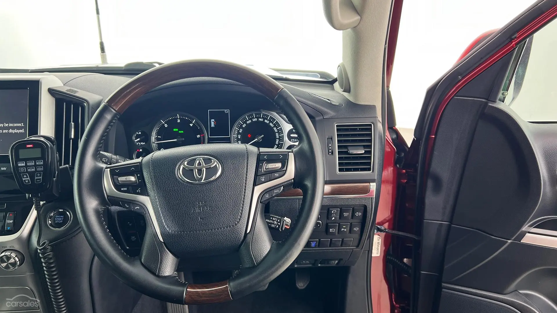 2018 Toyota Landcruiser Image 18